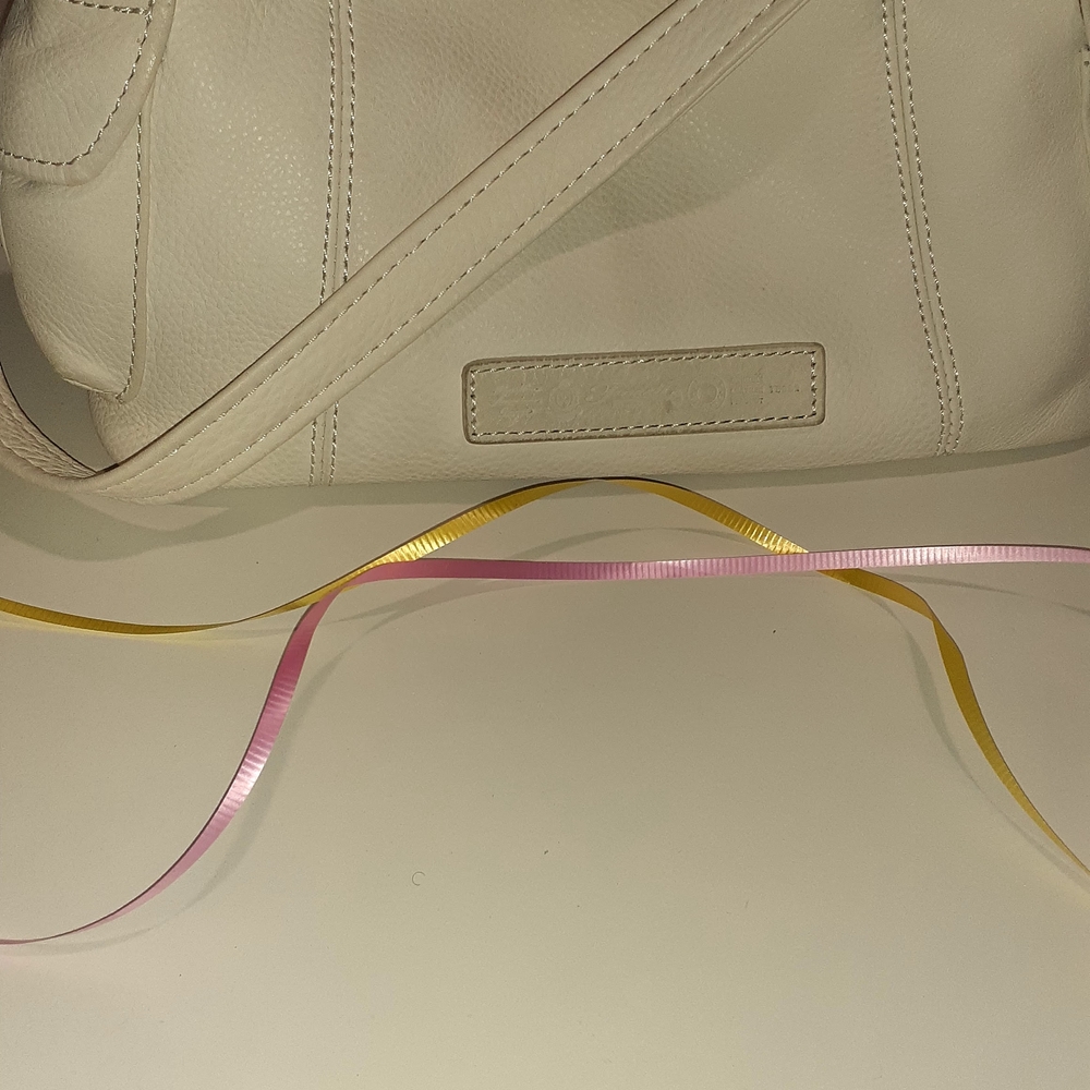 Fossil Cream Leather Shoulder Bag - Picture 10 of 11